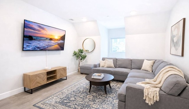 2BR Yale Visit Stay + Easy Parking
