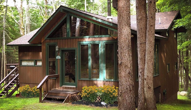 3-Acres Adirondack Cabin: Private Beach, Hiking, Sauna, Pool Table,