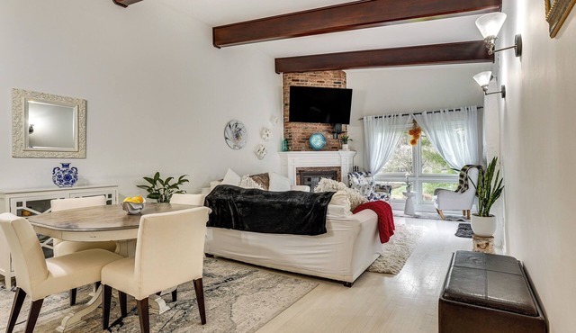 3 Mi to Dtwn Norwalk: Cozy Condo