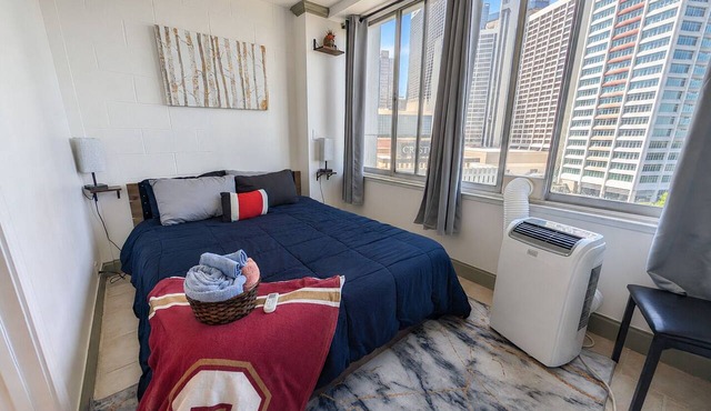 3BR Condo at Heart of Downtown with Theme Lounge & Workspace