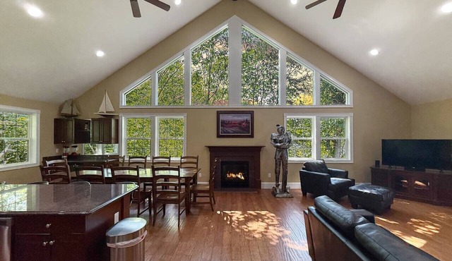 42-1 Locust Lane | Sleeps 21, Pool, Hot Tub, Views