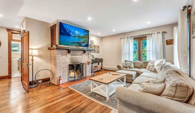 4BD Ultimate Country Retreat w Pool in Warwick