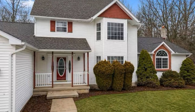 4BR Pocono Dreamhouse: Arcade + Pool Oasis/Theatre