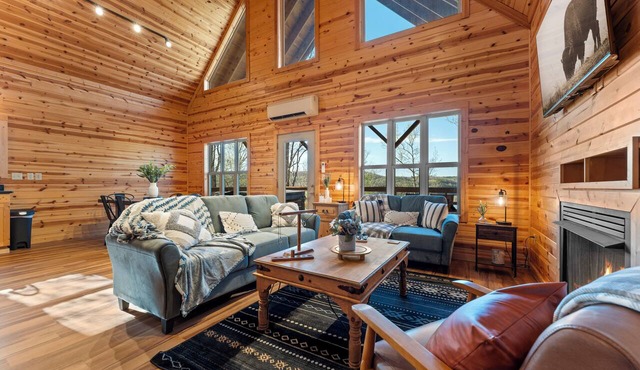 5 Cabins for Groups - Sleeps 54 + Hot Tubs
