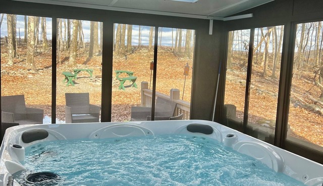 5 Lakes, 2 Pools, Log Cabin, Indoor Hot Tub, Game Room & Resort Amenities