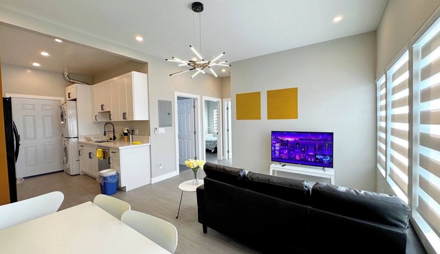 5704- Cozy 2B1B Private Unit near FWY 580/24 & UCB