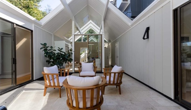 5BR/3BA Atrium Eichler in heart of Palo Alto - walking distance to downtown