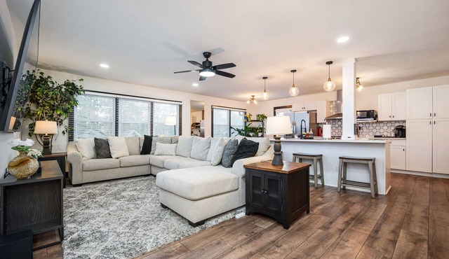 5BR/3BA Stylish Modern Home in Decatur