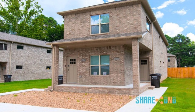 6BR Corporate Housing Near LRAFB — Crews, Military & Teams