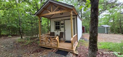 Accessible Cabin Escape with Cozy Woodland Charm in Mena, Arkansas