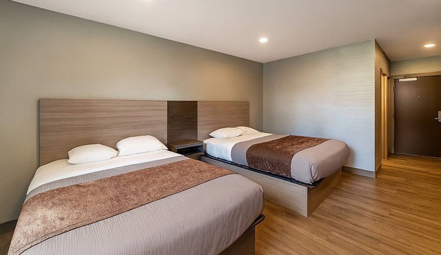 Affordable Accommodation Near Capron Park Zoo! FREE Breakfast & Parking! in Foxborough