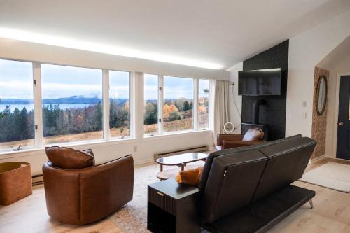 Airy Studio, Lake Access & Views, AC, 5min to Downtown