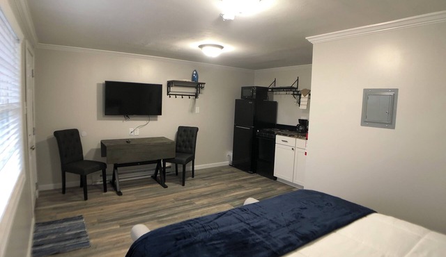 All-Inclusive Studio apartment with utilities included-Unit 1 in Waterville