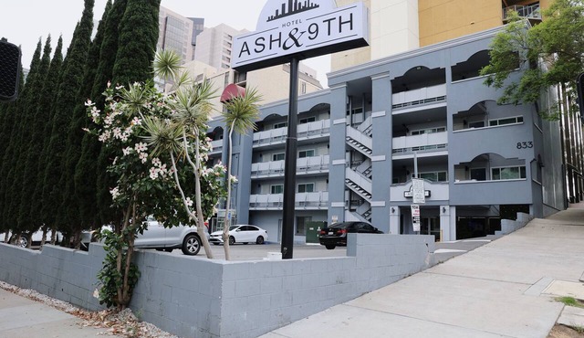 Ash&9th