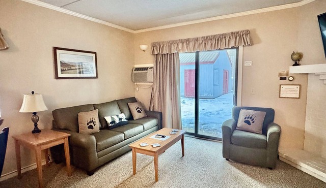 Attitash First Floor Studio Sleeps 4
