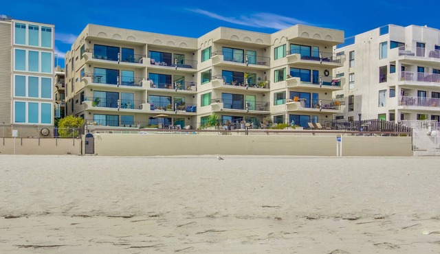 BAY FRONT complex, Penthouse, steps to sand, boardwalk Mission Bay Pacific Beach