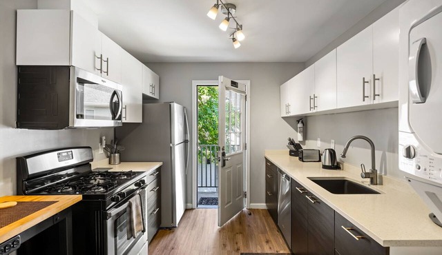 (BC1bJ) Great Value, Serviced Condo in Quiet Neighborhood