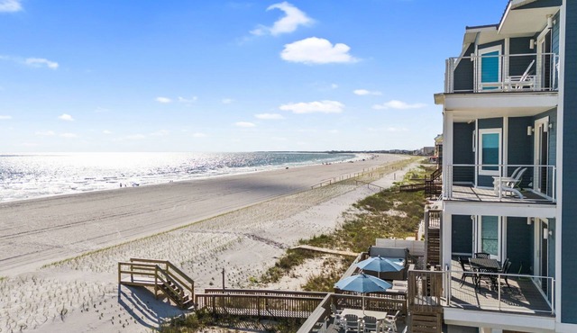 Beachfront Duplex Unit, Pet Friendly, Mexico Beach, Gorgeous Views!