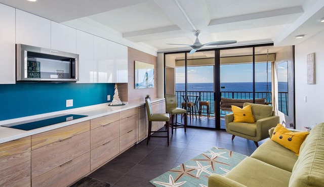 BEACHFRONT PARADISE - DIRECT OCEAN VIEW - TENNIS, POOL, JACUZZI, A/C, W/D