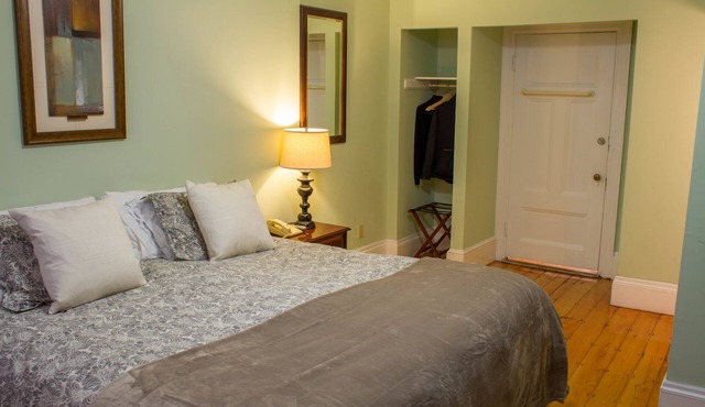 Beacon Inn 1750 in Brookline