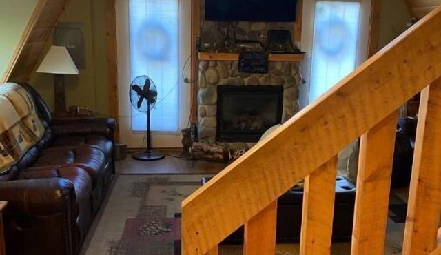 Bear Creek Lodge: By First Lake, Ride from Cabin