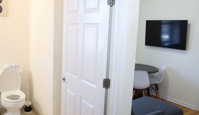 Beautiful 1Bed 1 Bath w/Parking