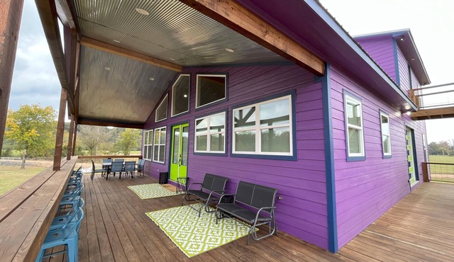 Beautiful cabin on the banks of the Little Missouri River Relief!