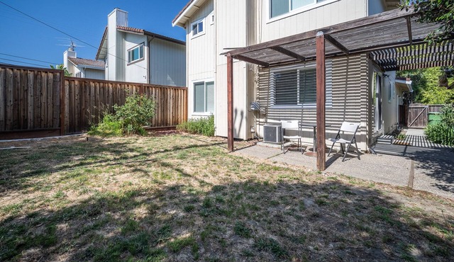 Beautiful & convenient 3 bedroom/2.5 bath home