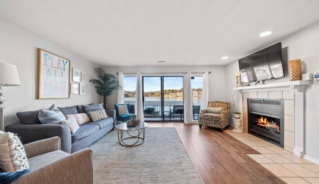 Beautiful lakefront condo with great views, pool, Wi-Fi, & full kitchen!