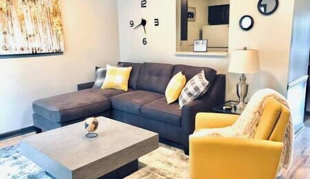 Beautiful Riverfront Condo in Downtown Nashville