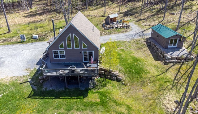 Beautiful Secluded Adirondack Chalet Just Outside Of Town