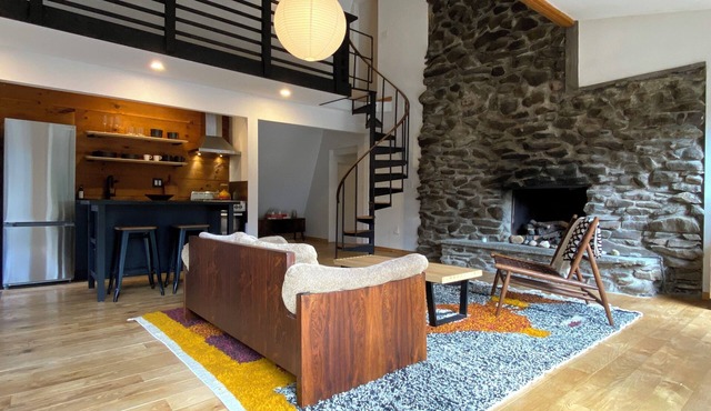 Beautiful stream side cottage in the woods