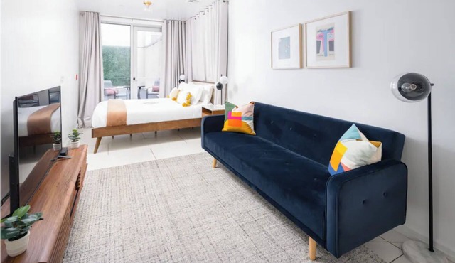 Beautiful Studio with Patio in Midtown NYC! #202
