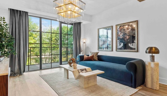 Bleau Vine Suite Minutes away from Mercedes Benz