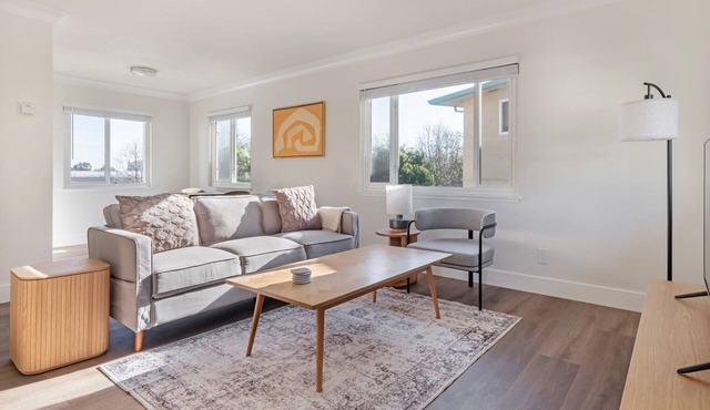 Blueground | Millbrae, washer, nr Millbrae Park