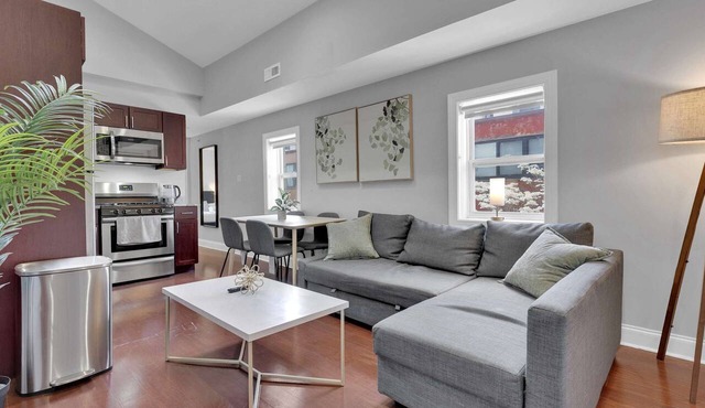 Bright 1BR Retreat | Sleeps 4 | by Liberty Bell