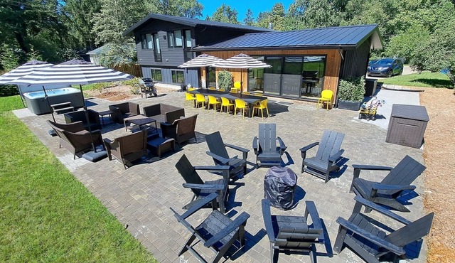 Bright modern retreat w/private hot tub Beach1 Block Fire Pit