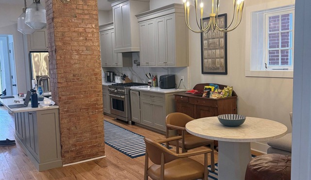 Bucknell Parent's Home Base - Walk to Restaurants and Campus, Live Like a Local