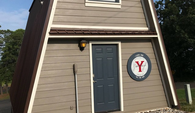 Cabin 1- Overlooks Yarborough Landing and Millwood Lake
