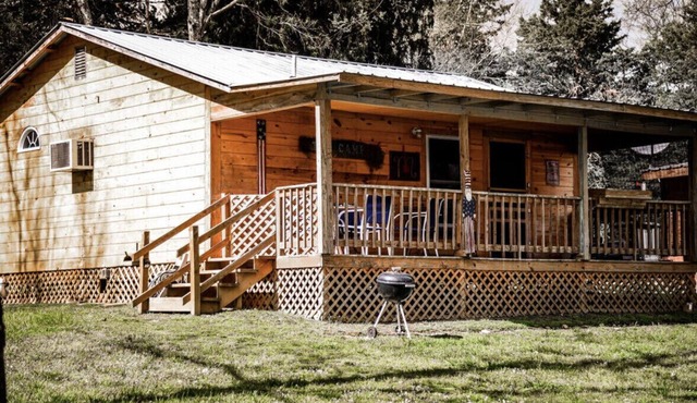 Cabin on Collier creek! In Caddo Gap