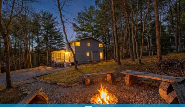 Cabin w Fire Pit, Hot Tub, Screened Porch & More
