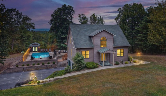 Cabin with Hot Tub, Seasonal Pool, Pickleball, Hiking Trail