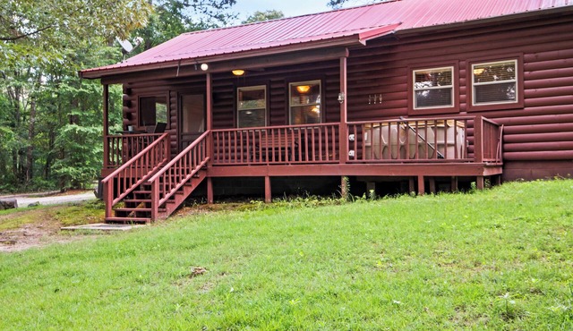 Caddo Ridge Cabin with Hot Tub