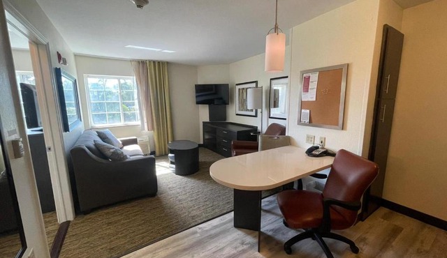 Candlewood Suites Secaucus by IHG