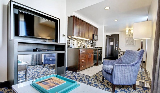 Canterbury 1 Bdrm DLX Condo Near Union Square