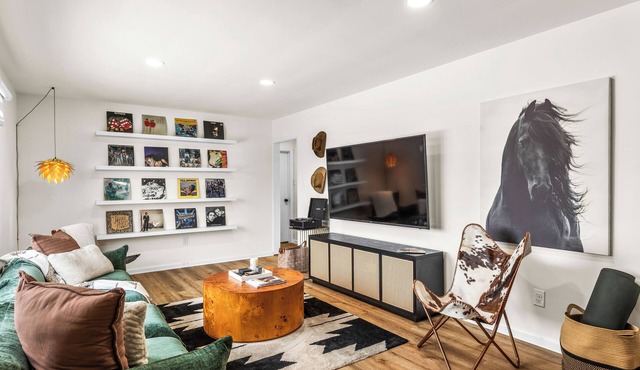 Casa Chic Lancaster, Farm Views + Game Room