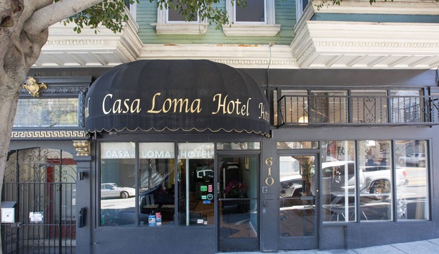 Casa Loma Hotel