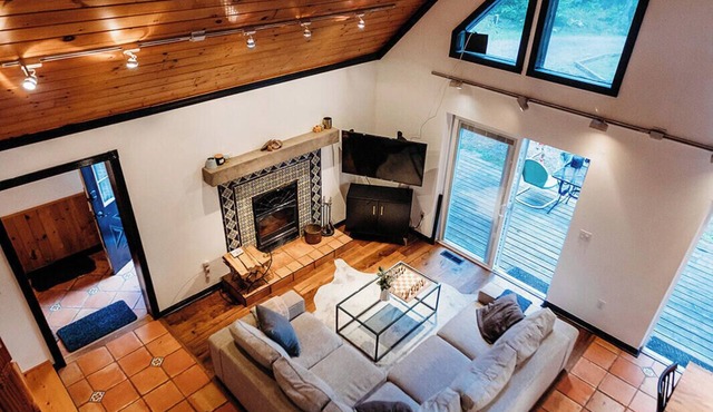 Catskill Forest A-Frame: Wood Fired Hot Tub, Sauna, Stars!