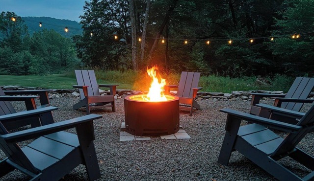 Catskills 4BR Sleeps 8 Fire Pit & Fireplace