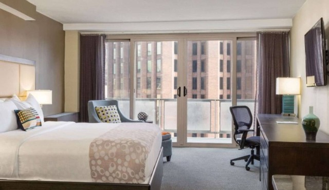 Center City Views with Balcony & Rooftop Pool